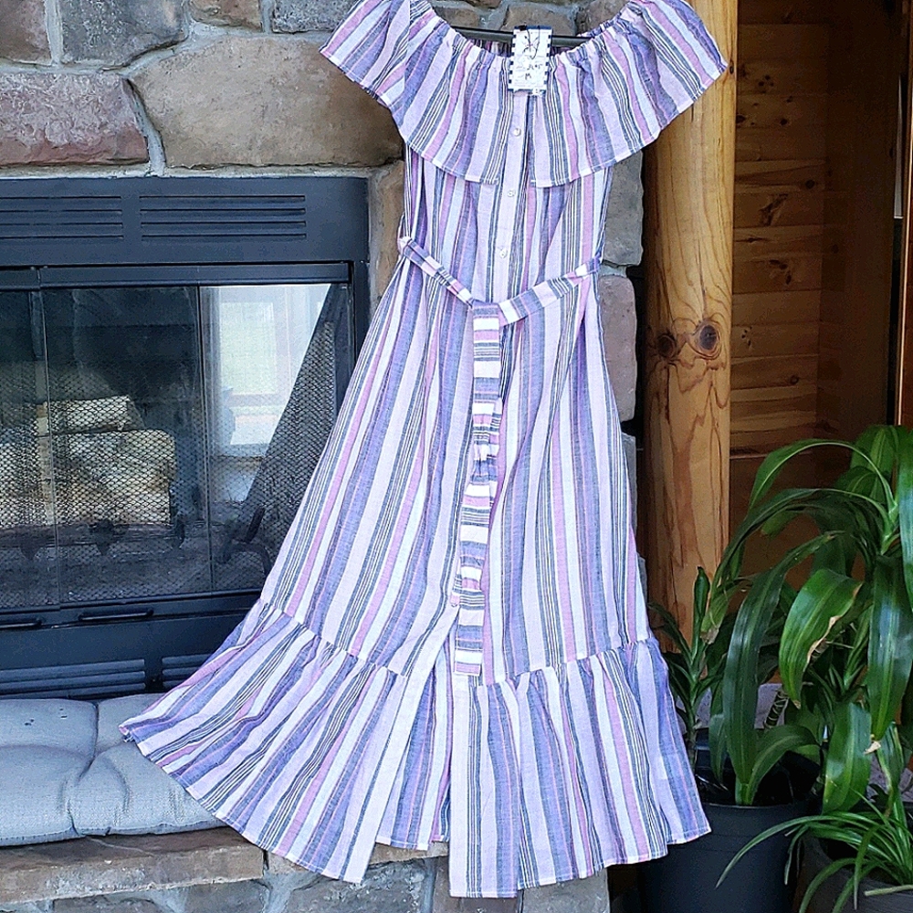 🛍 Bundle and Save 3/$20 Rampage Dress (Medium)